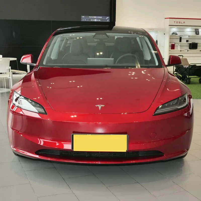 Электрический автомобиль Tesla Model 3 200 км/ч 1760 кг 4 двери 5 мест
