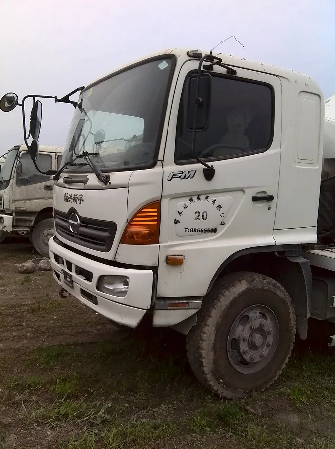  Б/у Бетономешалка для продажи б/у дизельный hino