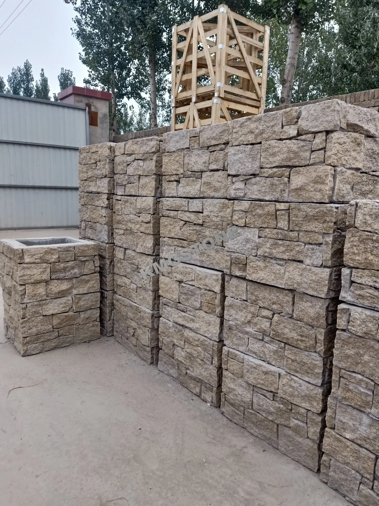 Slate Fence Columns and Pillars on Cement Board for Stack Stone Veneer Sheets