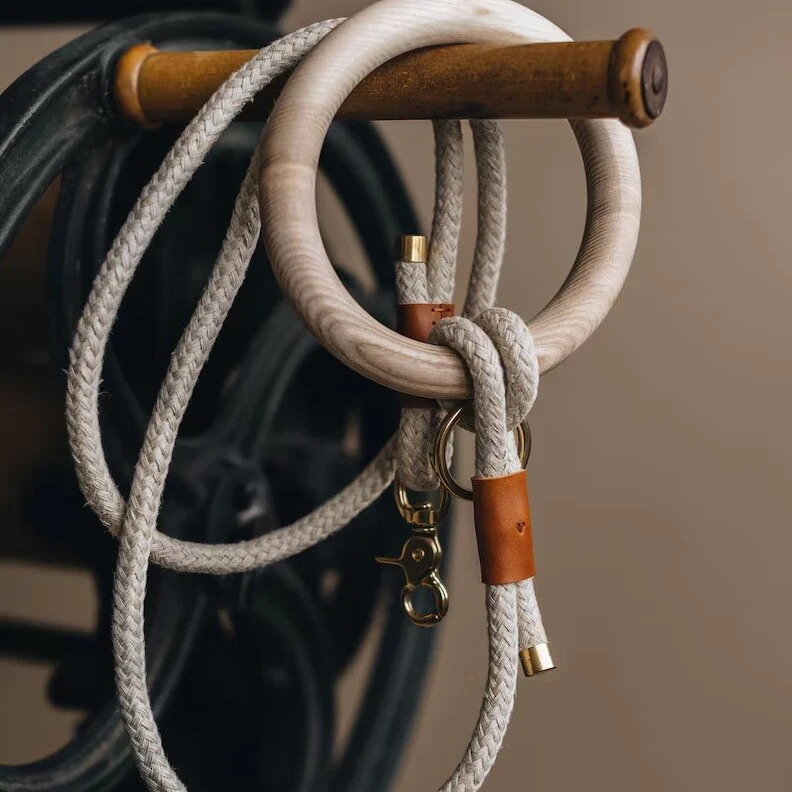 Customizable luxury Dog Lead Hemp Rope personalized logo Choices Tailor dog leash with wooden handle