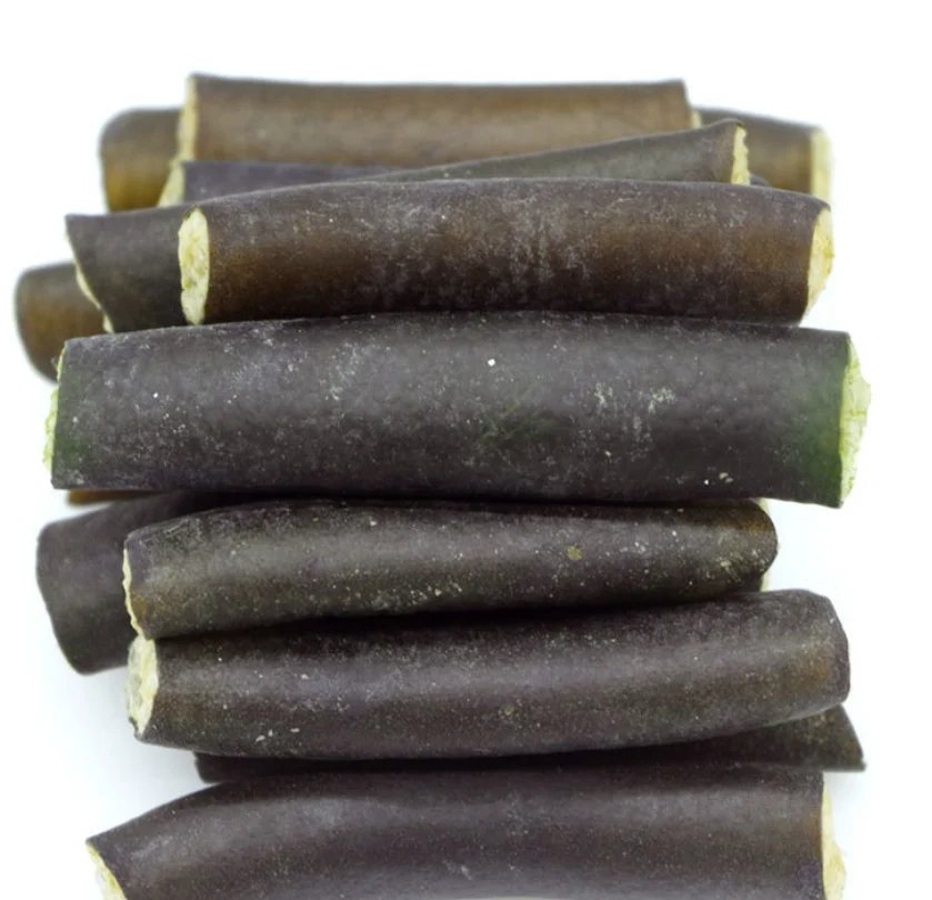 Dried southern bull kelp alga segments cuts cochayuyo for food