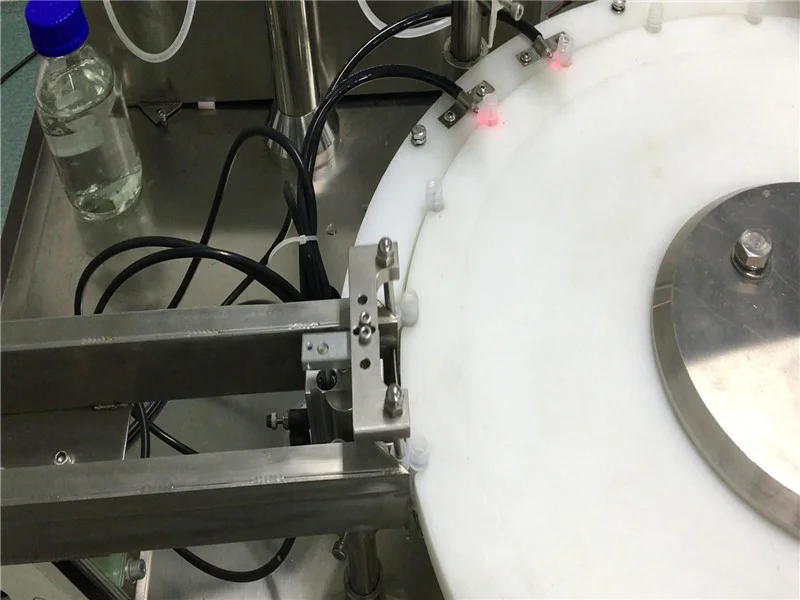 Автоматическая машина для наполнения и укупорки жидких реагентов IVD, реагент для обнаружения нуклеиновой кислоты