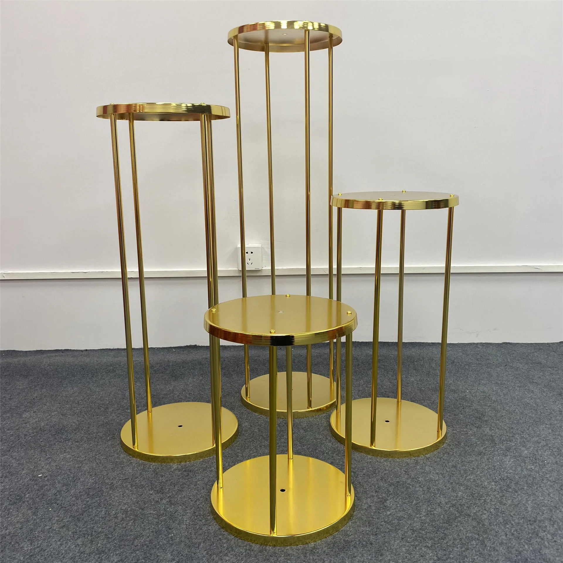Wholesale new models sell like hotCylindrical cake table Wedding birthday party welcome shop product display table dessert table
