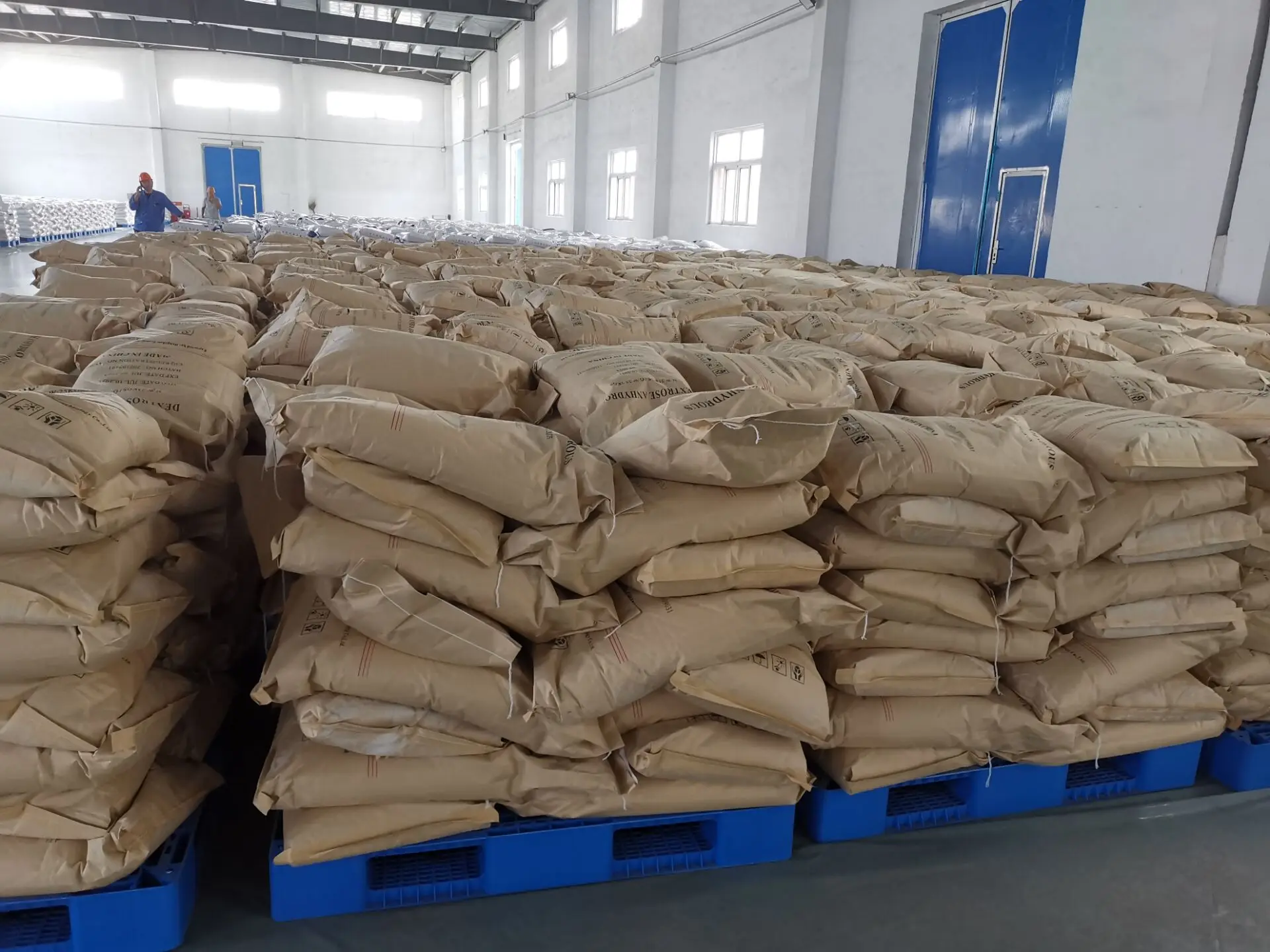 Китайская оптовая цена высокое качество пищевой порошок цитрата натрия регуляторы кислотности и ароматизаторы CAS 6132-04-3