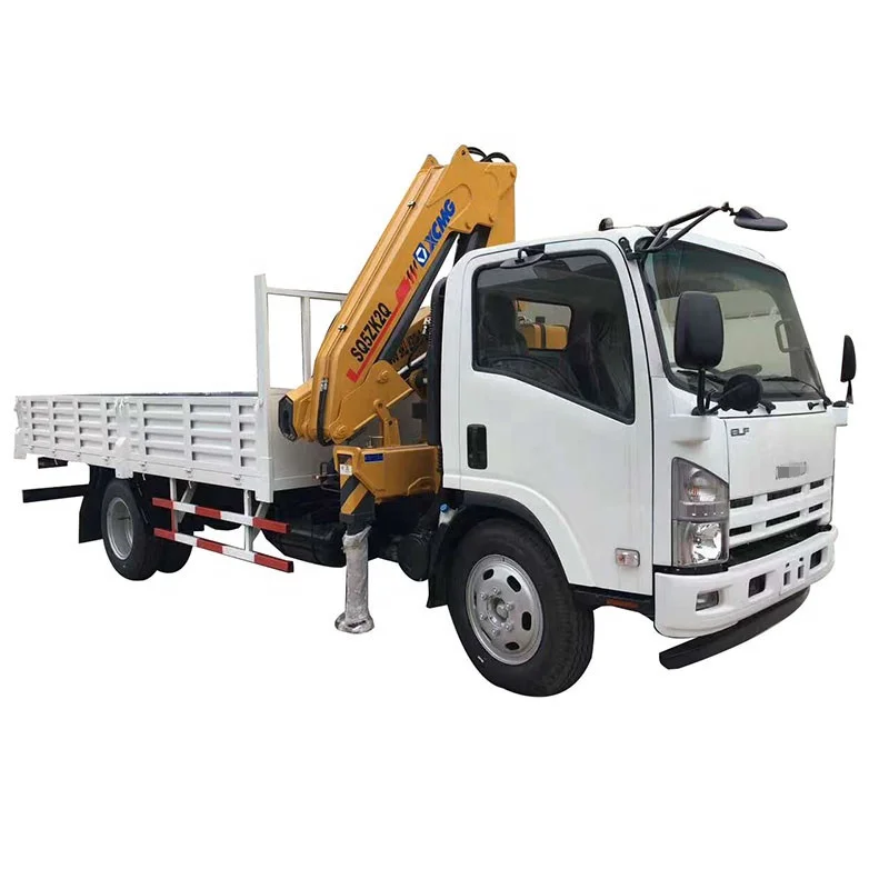 4x2 Japan cargo truck with 5 tons telescopic boom crane for sale