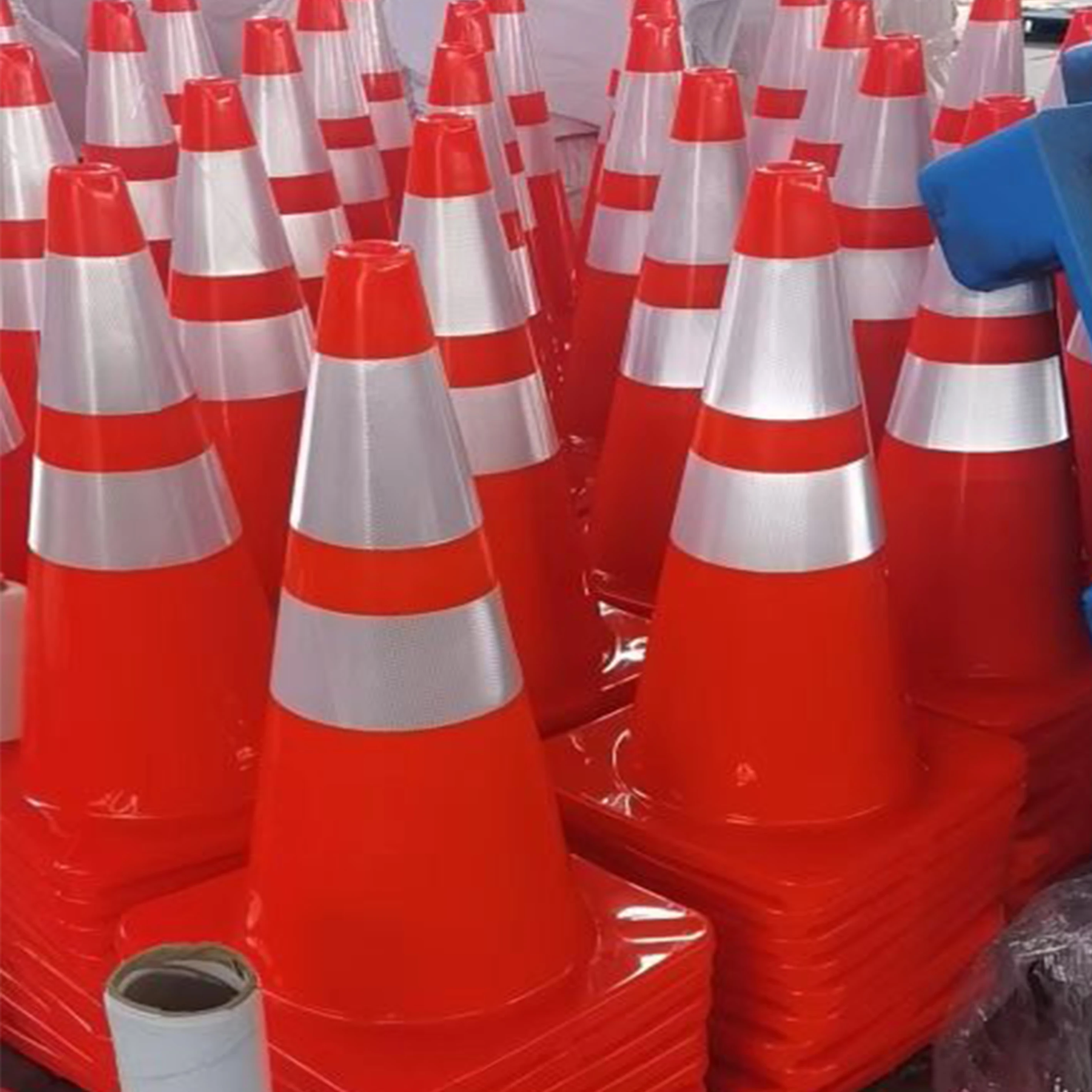 28 Inch 1.8 2.0Kg Cheap Price High Intensity Flow Reflective Pvc Orange Traffic Safety Road Cone
