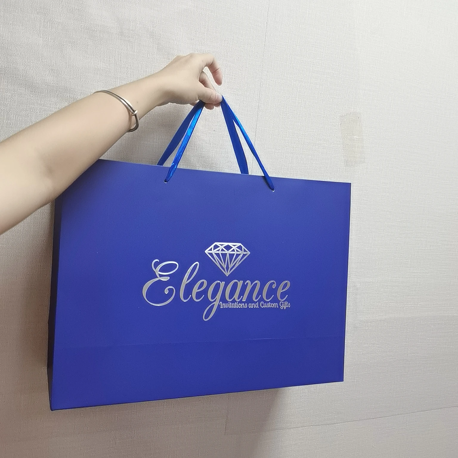 Custom Printing Logo loyal blue Shopping Bag Packaging Clothes Gifts Tote Cardboard Paper Bag With Ribbon Handle