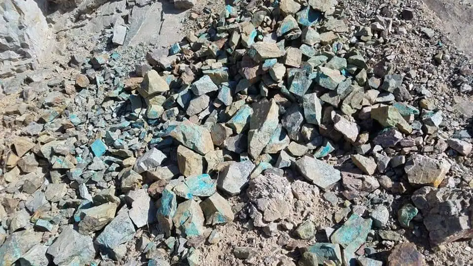 Original Wholesale Raw Natural Colorful Crystals Mineral Specimen Different Shaped Copper Ore For Multiple Purpose