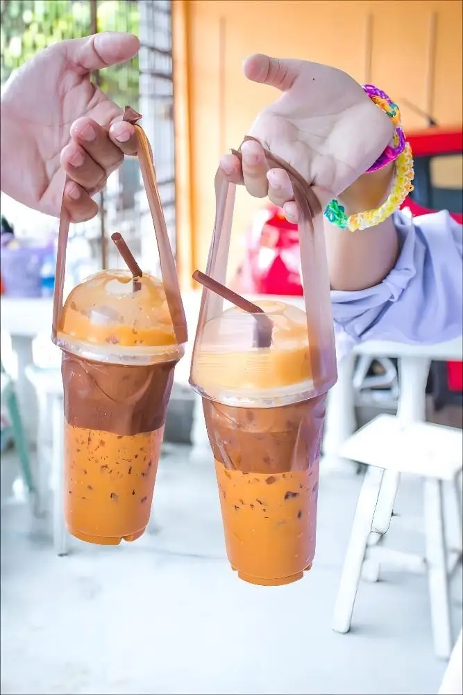 Custom logo plastic disposable juice cup and boba tea cups and yogurt cups with spoon for drink