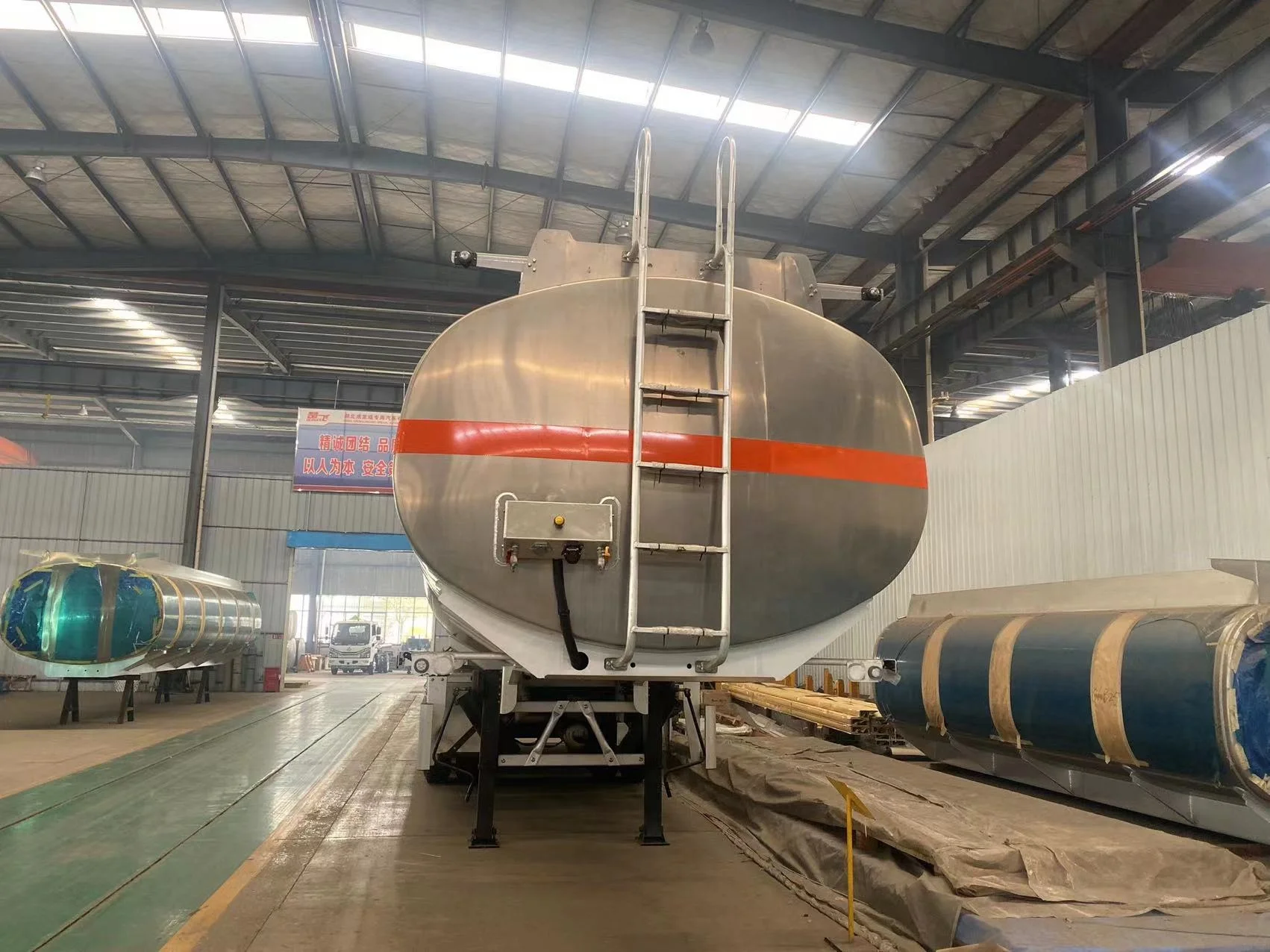 Factory direct supply saso standard 42000liters fuel tank semi trailer/oil tank trailer