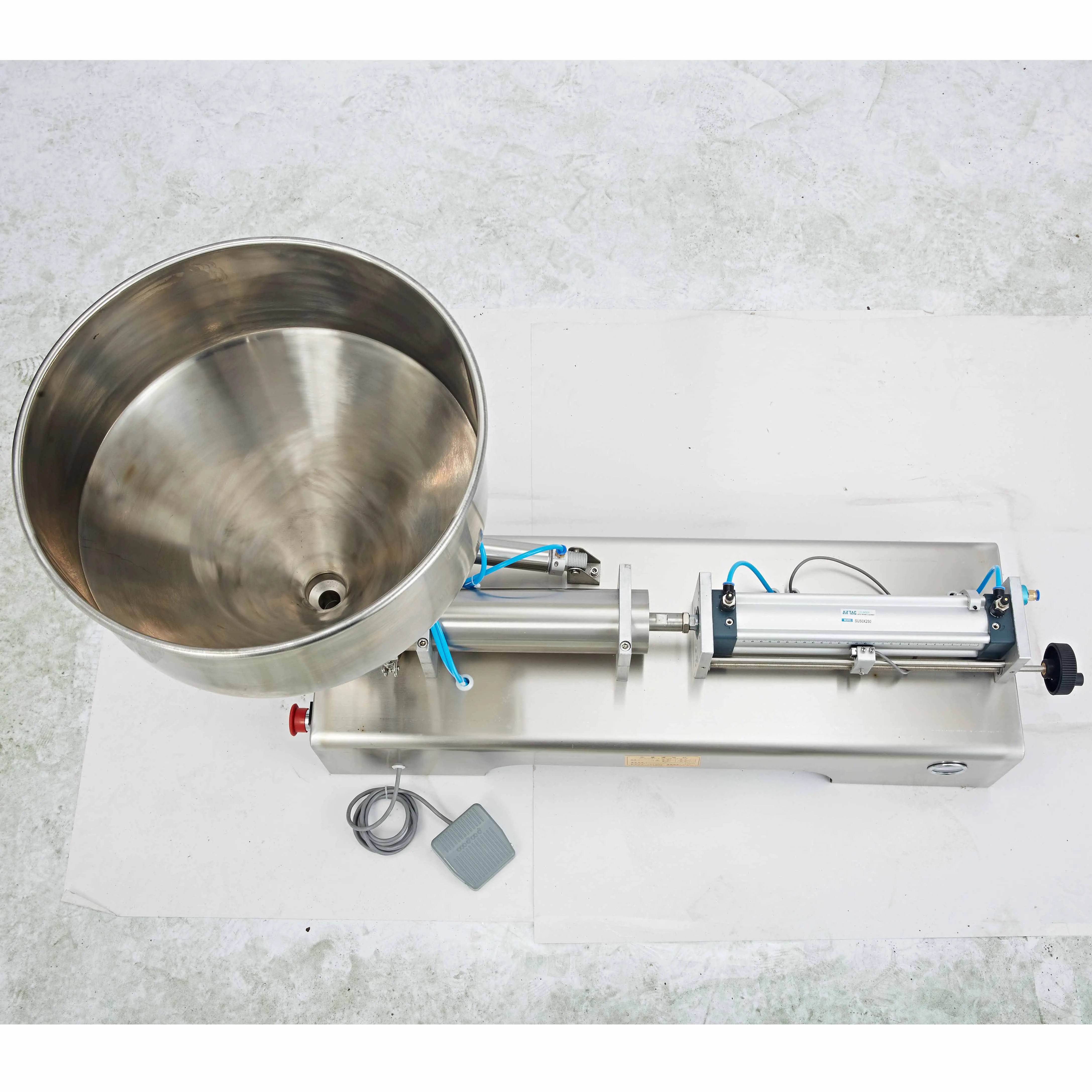 MAKWELL Semi Automatic Pneumatic Liquid Honey Juice Sauce Soft Drink Tomato Paste Filling Machine