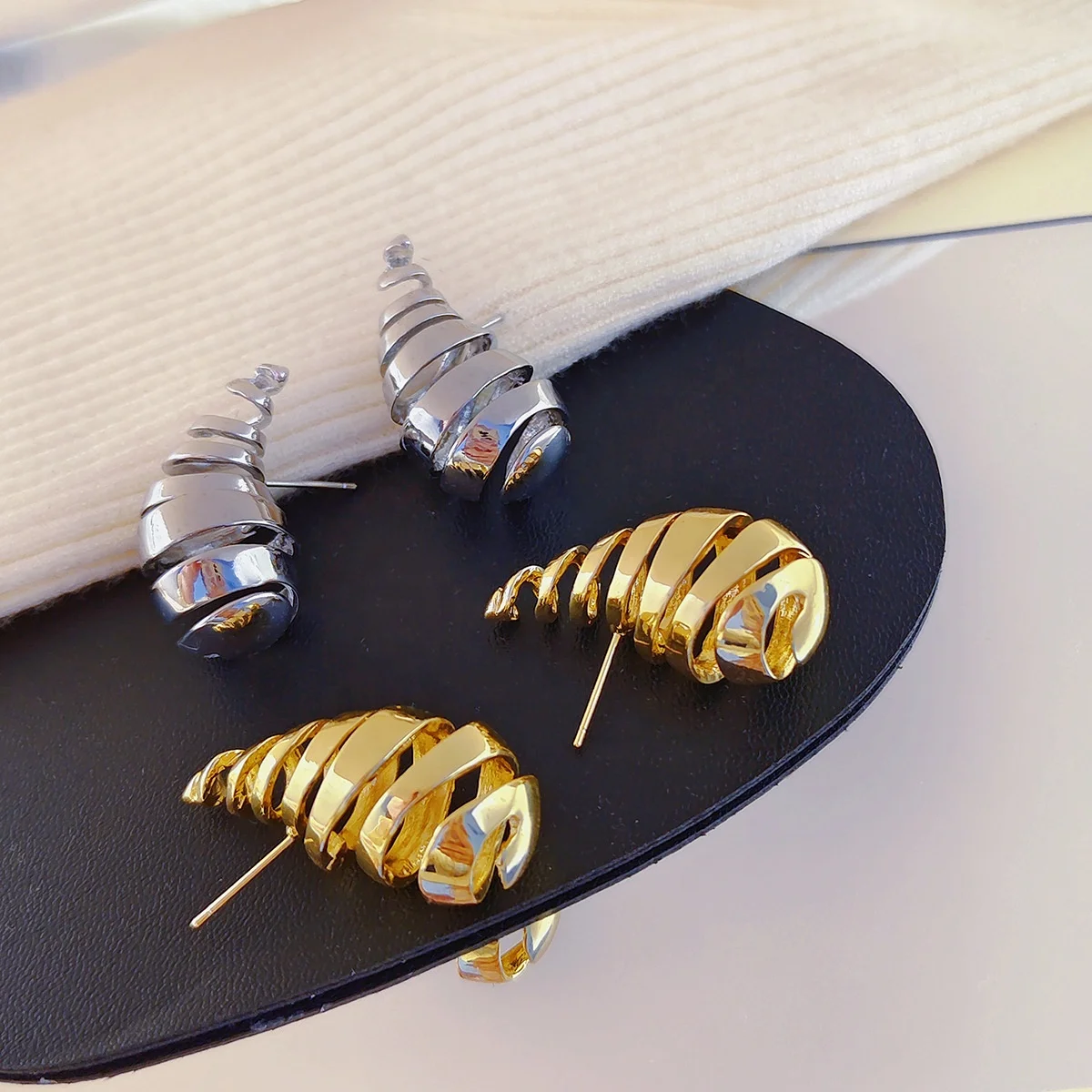 Luxurty Earrings 18K Gold Plated Big Hollow Spiral Tear Drop Earring High-end Trendy Niche Design Chunky Waterdrop Earrings