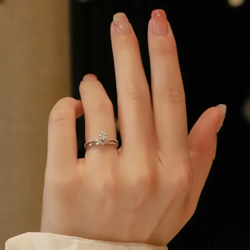 High Quality 925 Silver 0.5 Carat Moissanite Diamond Engagement Crown Queen Ring with GRA Certificate