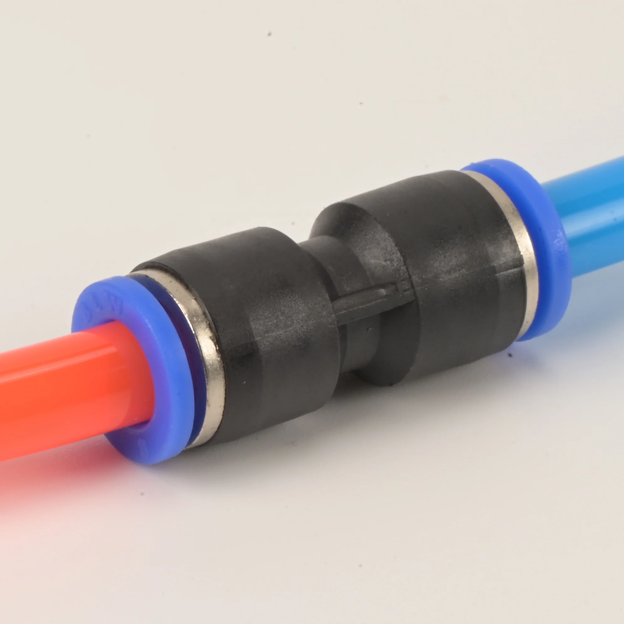 Yueqing Factory Pneumatic Part Plastic Air Hose Quick Connectors for Air Pipe Garden Hose