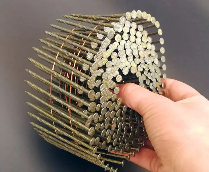 Low Price Factory Direct Sale Construction Material Roofing Coil Nail