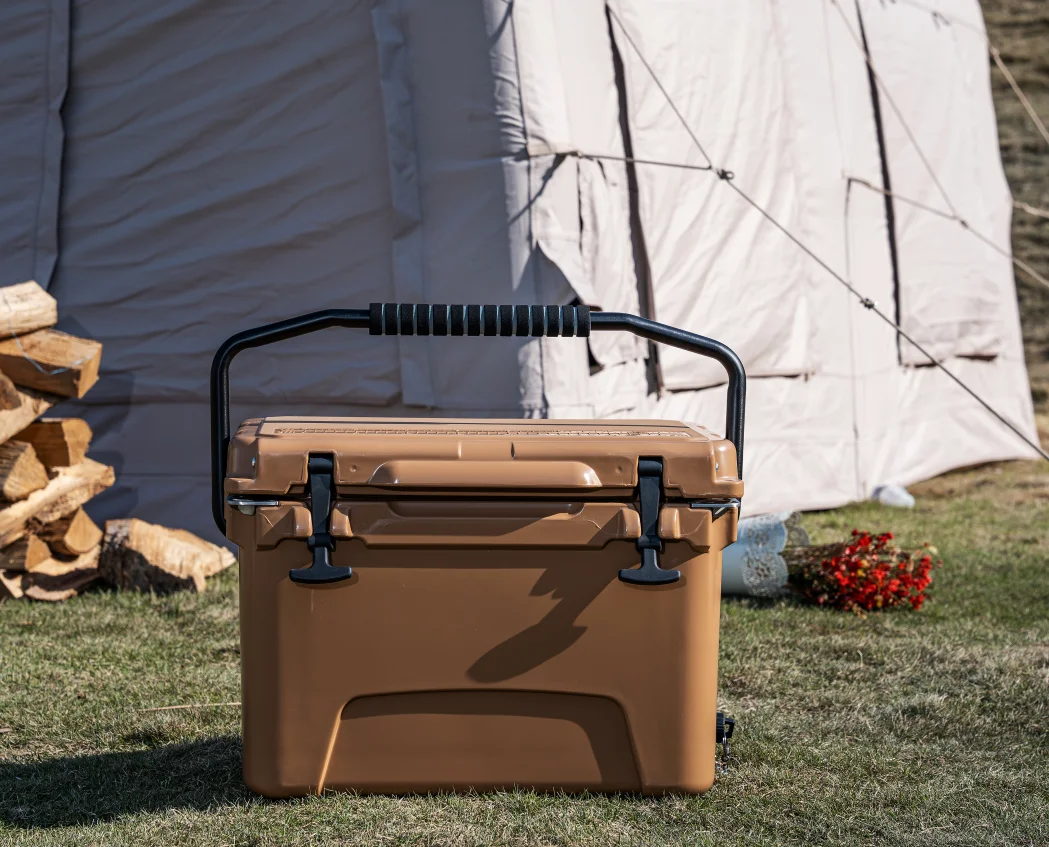 Small size  20 qt cooler 20QT outdoor hard cooler box drink cooler