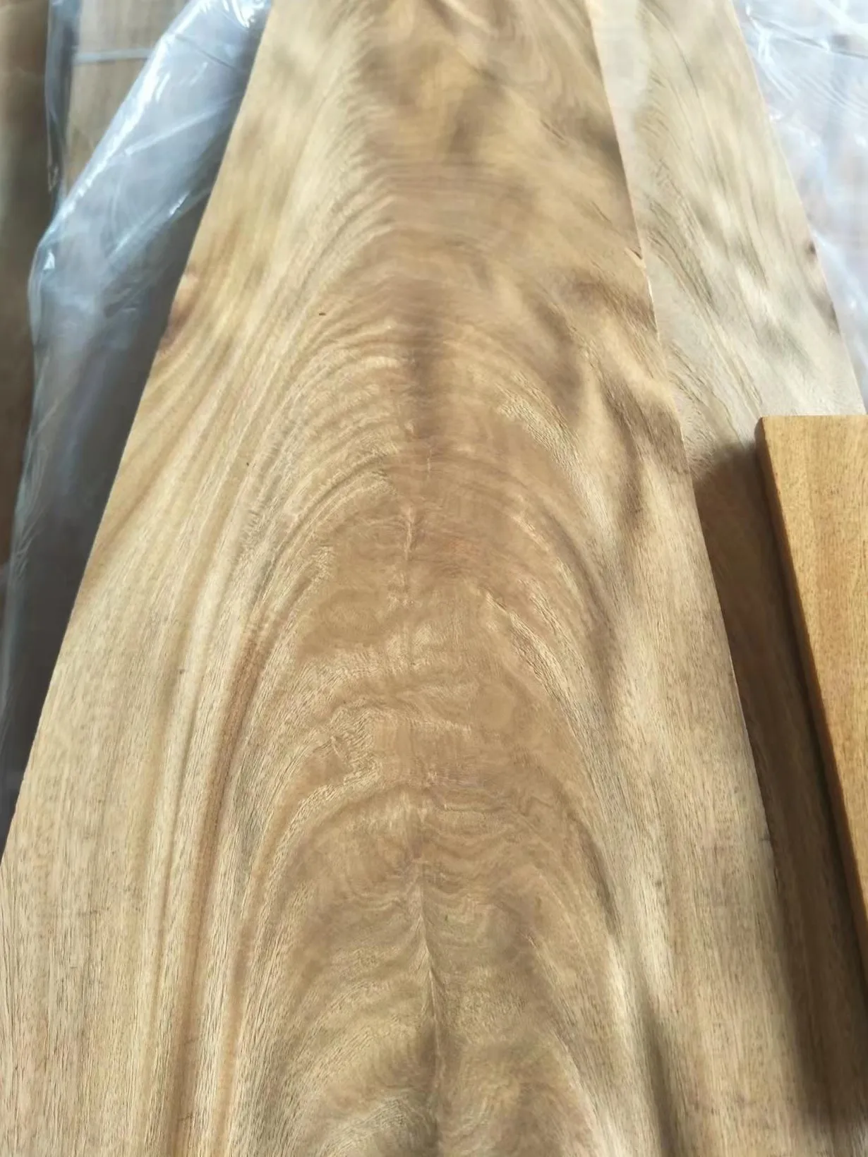 New Trend Natural Golden Branches Veneer 0.45mm Natural Golden Crotches Wood Veneers Sheet Flooring Veneer Plywood