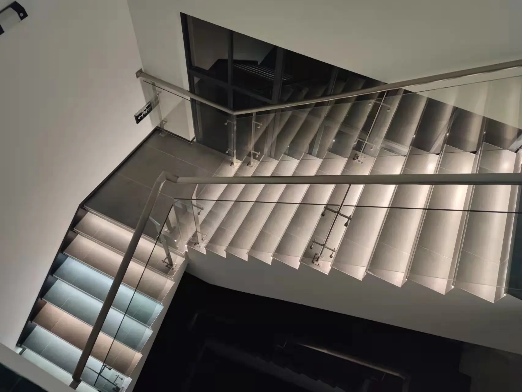 Beautrim Anti Slip Stair Nosing Cover Tile Ceramic Edge Trim Protec Decorative LED Stair Nosing