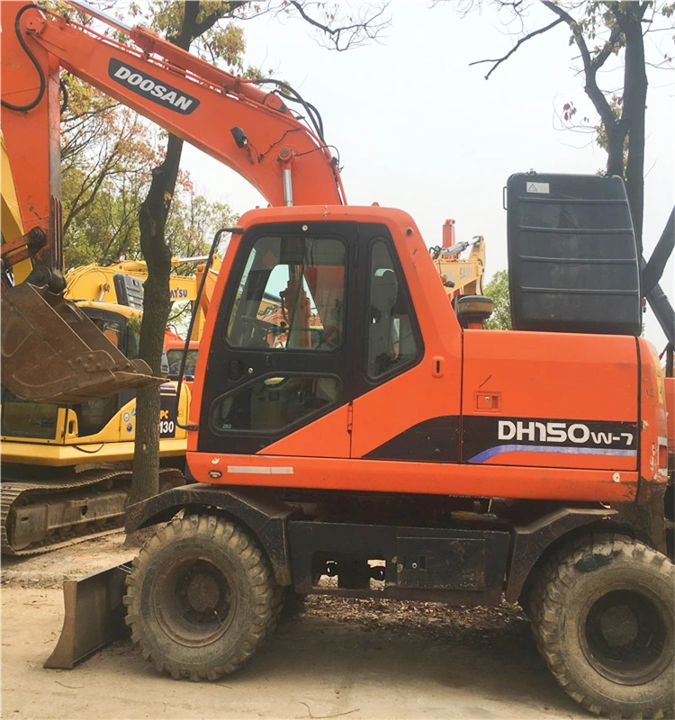 good condition Original second-hand  DAEWOO 15 ton tire excavator  Doushan DX150W wheeled excavator