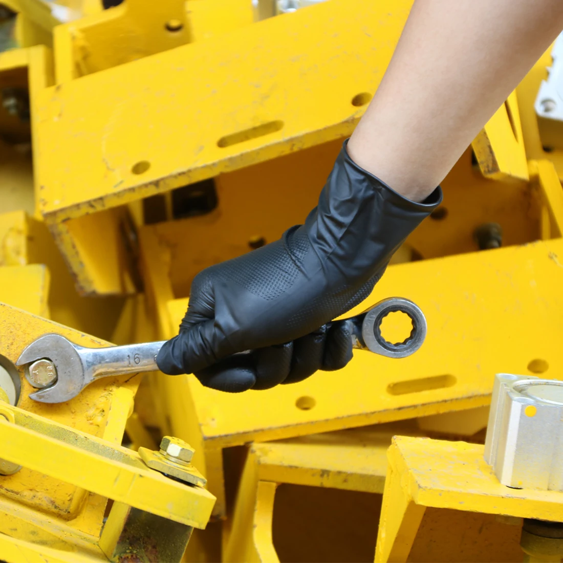 100Pcs Per Box mechanical nitrile Gloves Black Powder Free industrial usage 7mil Nitrile Gloves wholesale