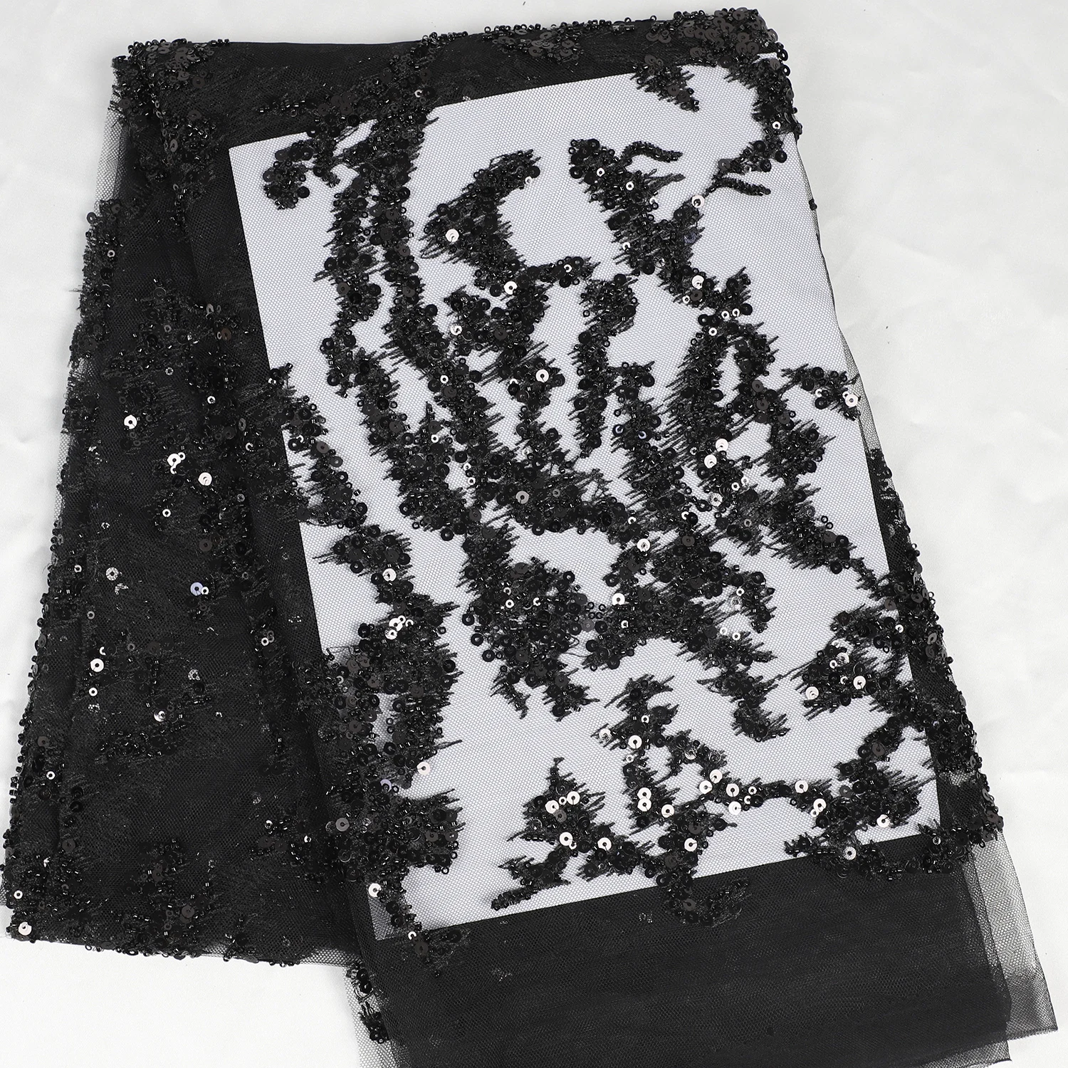 Yanzi 2023 Luxury Mesh Lace Dress Fabric Flower 3d Beads White Bridal Dubai Embroidery Net Fabric Eyelet Lace Manufacturer