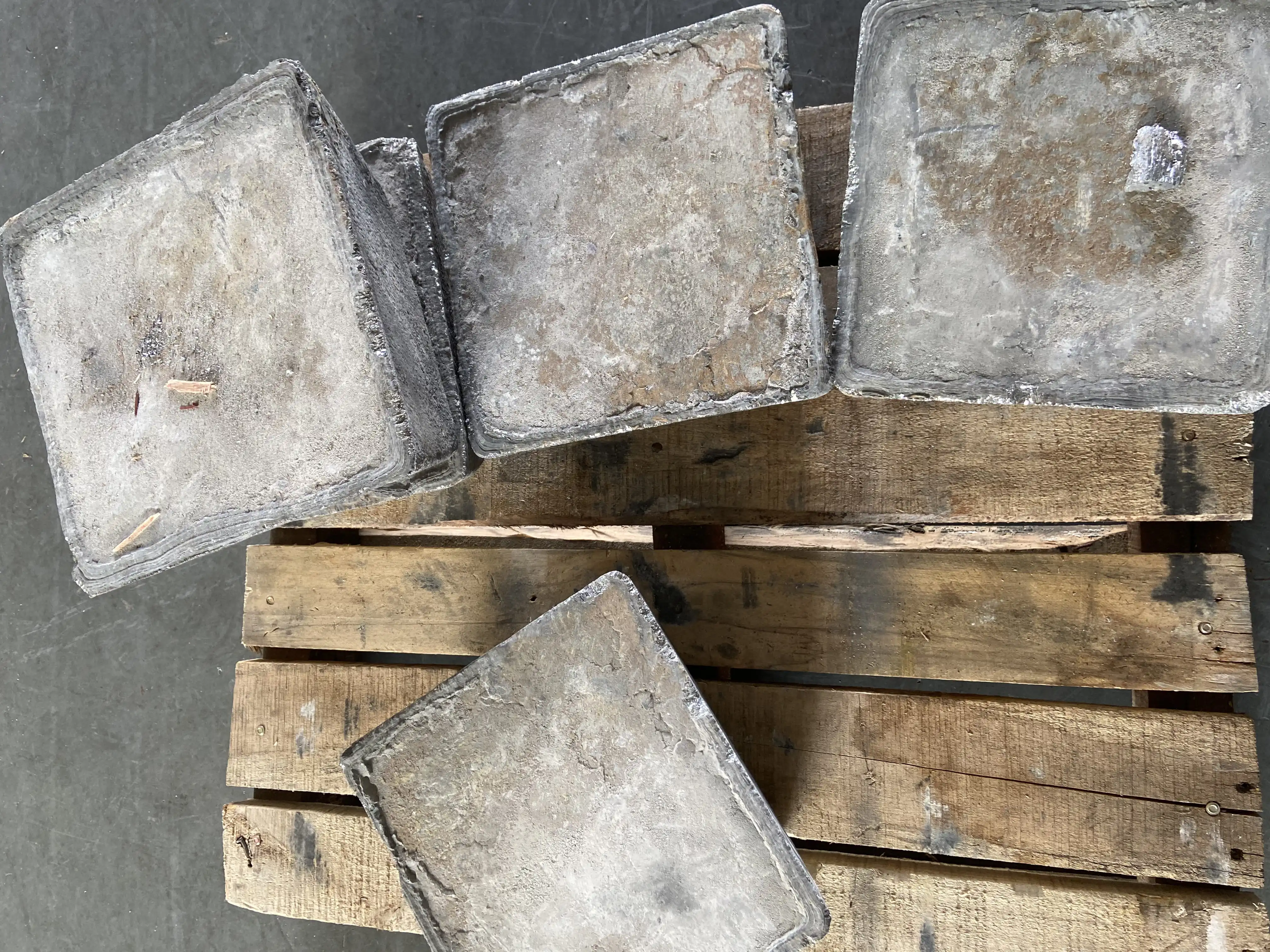 sale High purity 99.9% Antimony and Antimony Stibium Ingots for hardener metallurgy storage battery