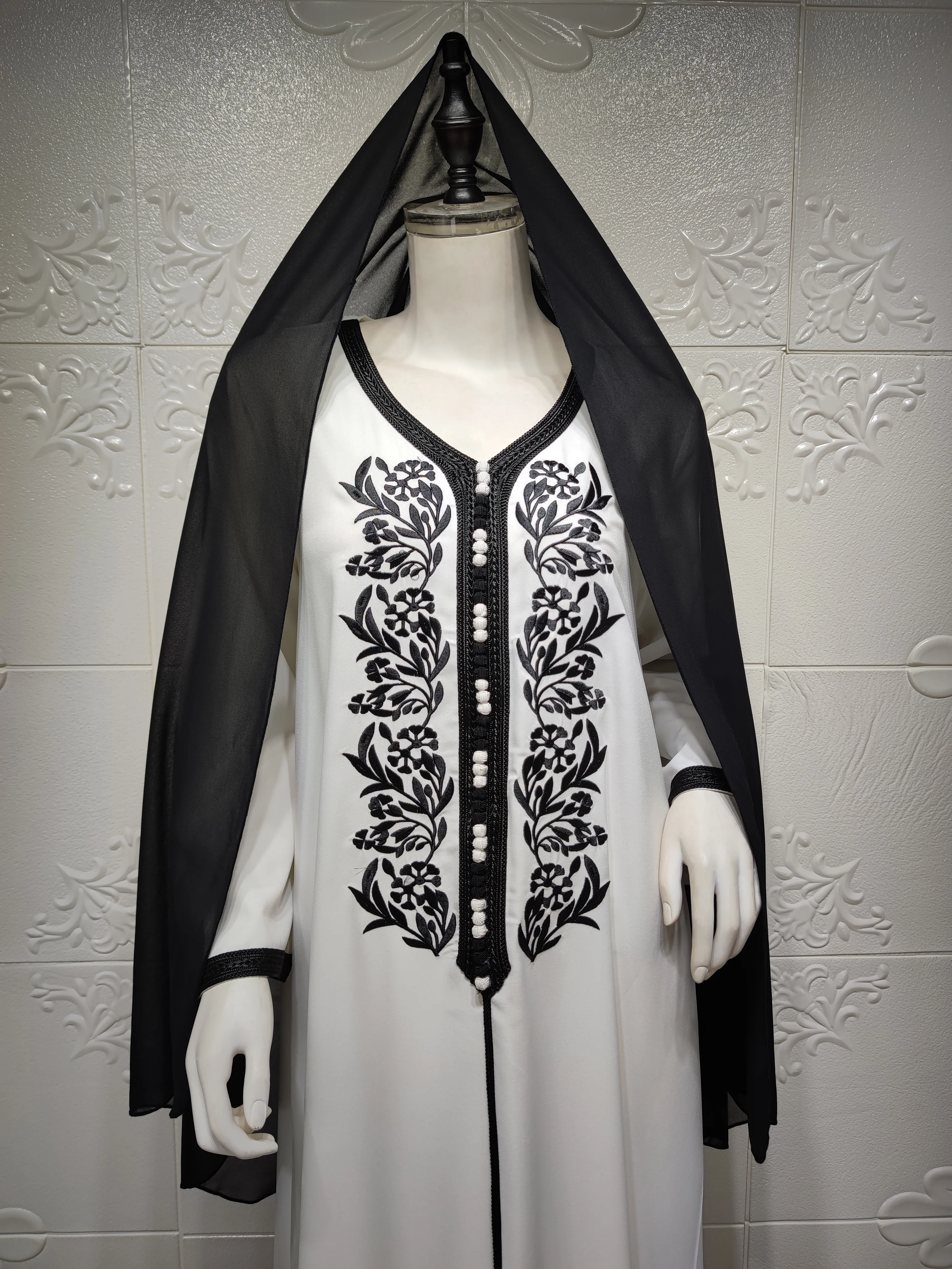 2021 White Black Muslim Middle East Dubai Women Embroidered Chiffon Long Robe Dress Jalabiya Abaya Kaftan Caftan Gown