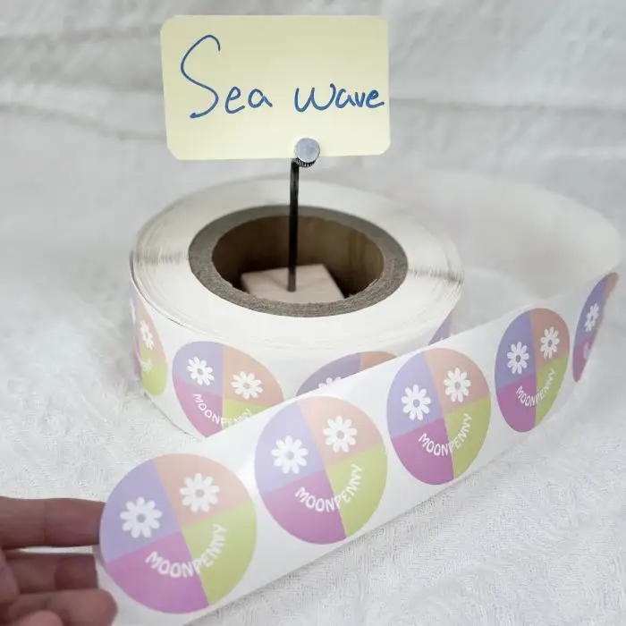 Factory Hot Sale Custom Die Cut Circle Stickers Roll Waterproof Round Vinyl Sticker Product Logo Label Printing