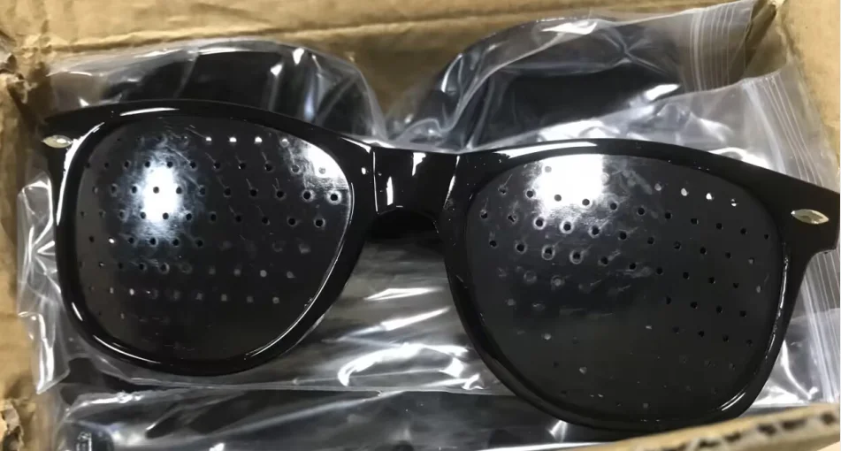 Promotional Oem Small Holes Glasses Corrected Eyeglasses Unisex Pinhole Glasses For Eye Training Exercise Eyesight Protection
