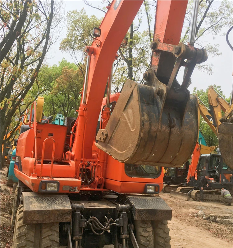 good condition Original second-hand  DAEWOO 15 ton tire excavator  Doushan DX150W wheeled excavator