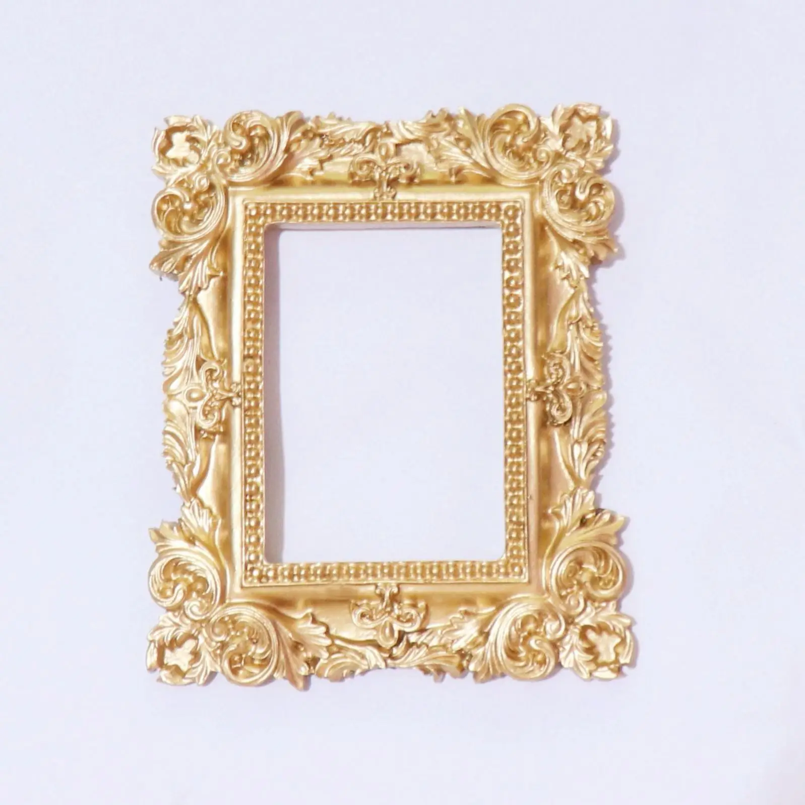 FZXC 2024 Photo Frame Wholesale Victorian-style Golden Resin Mini Picture Frame Ornaments Custom Size Desk Decoration