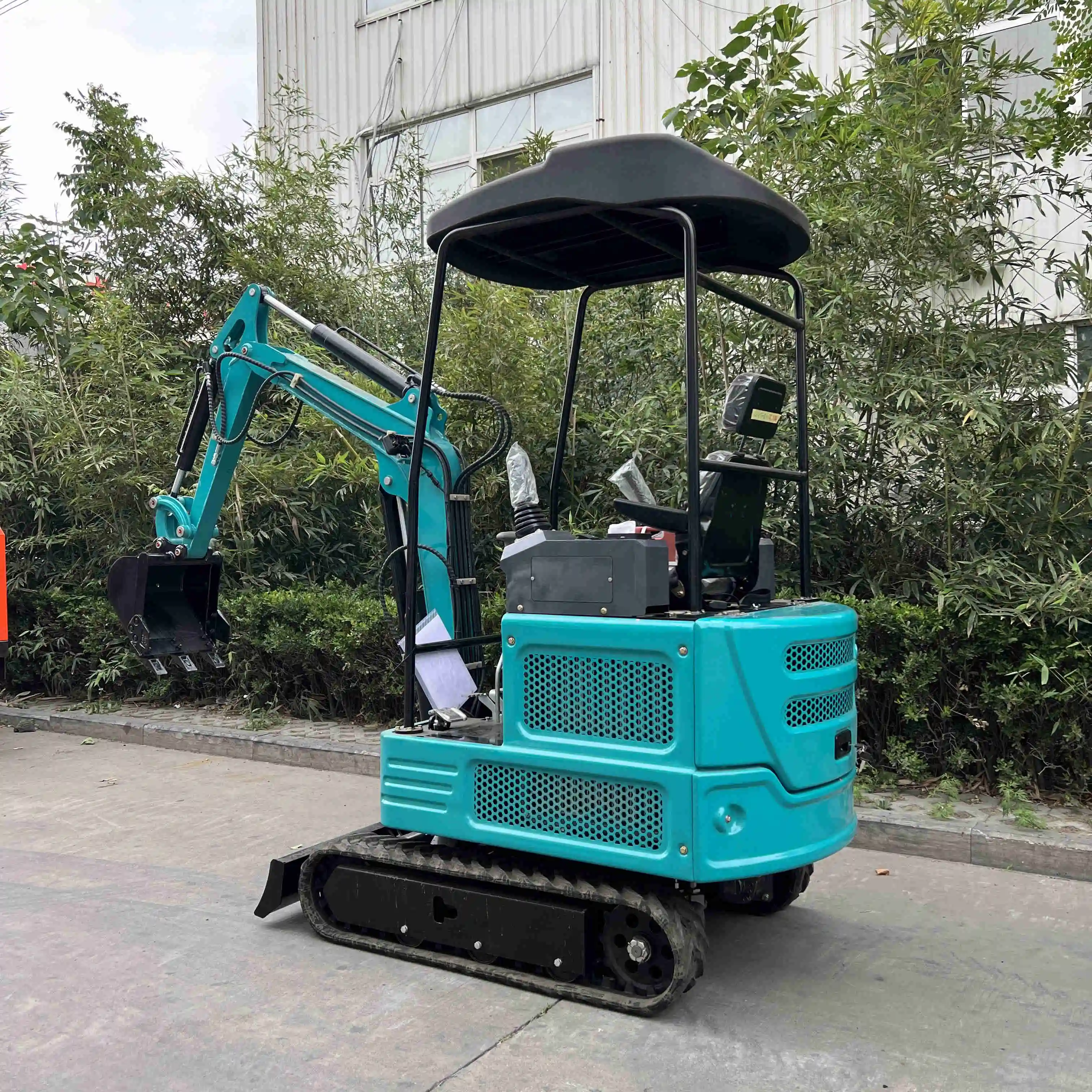 Универсальный небольшой экскаватор R328 с повышенной долговечностью для сложных земляных работ