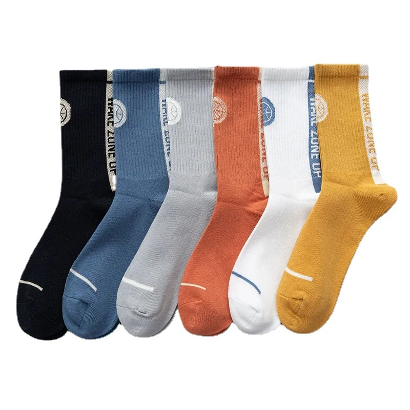 Fashion Street Mens Socks Custom Logo Design Jacquard Casual Knit Letter Skateboard Man Socks