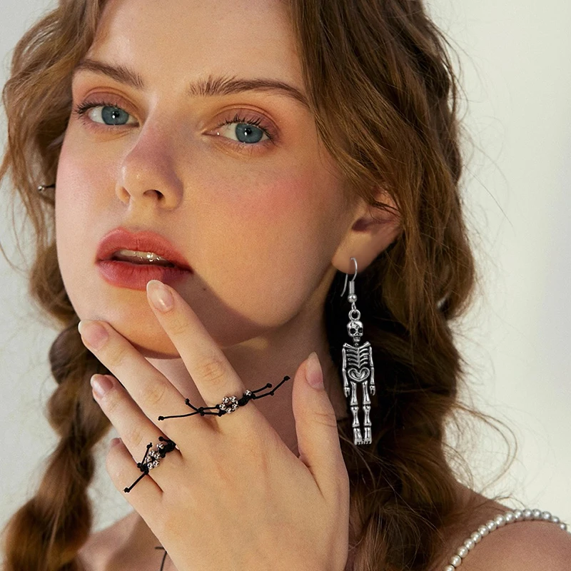 2024 Hot Hip Hop Fashion Jewelry Earrings Simple Halloween Horror Skull Skeleton Hanging Earrings