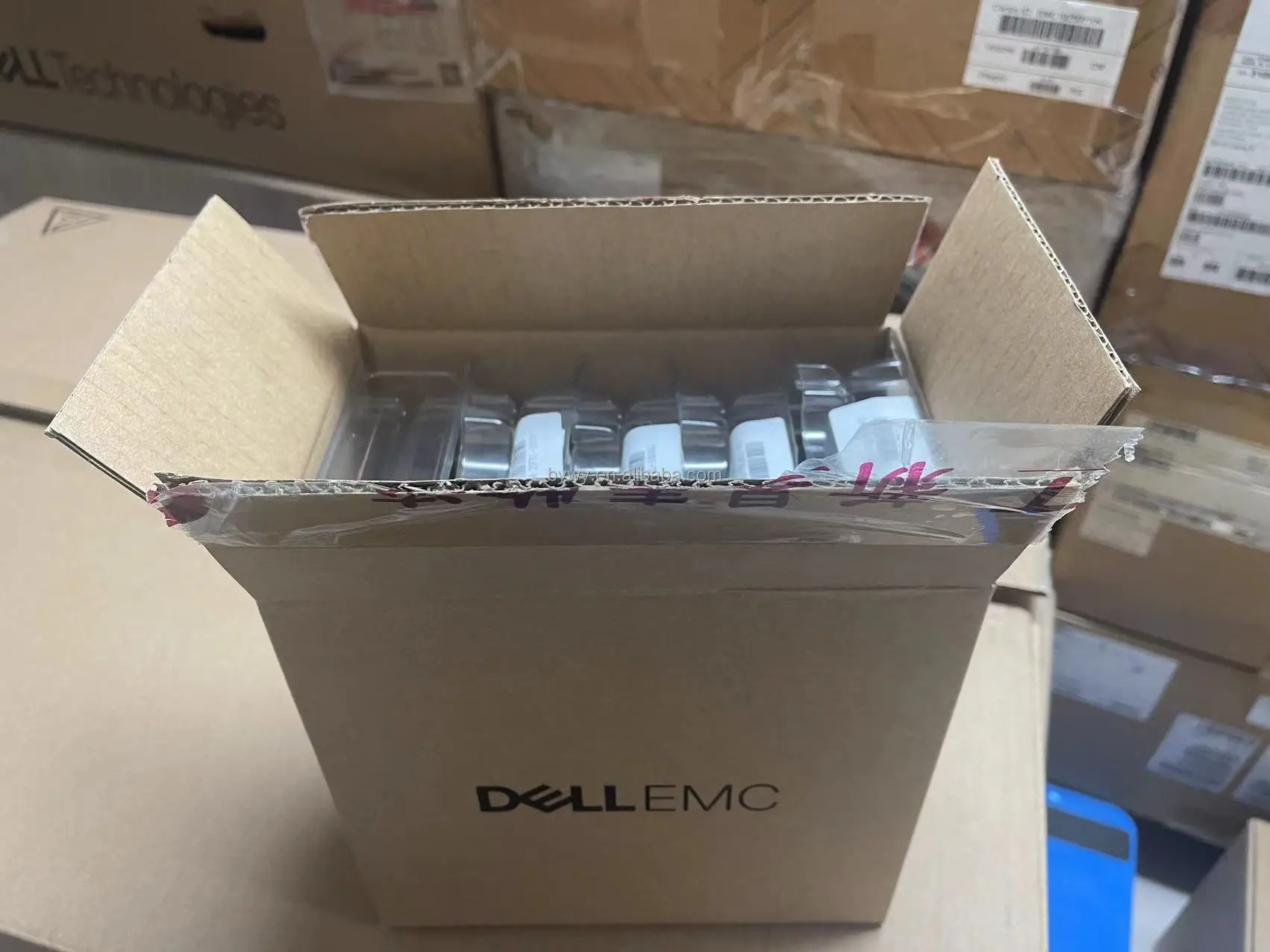 D4-2SFXL-800 D4F-2SFXL-800 800 ГБ 12 SAS SSD 005053682 Unity380/F Unity480/F Unity680/F Unity880/F D4-D2SFXL-800 D4F-D2SFXL-800