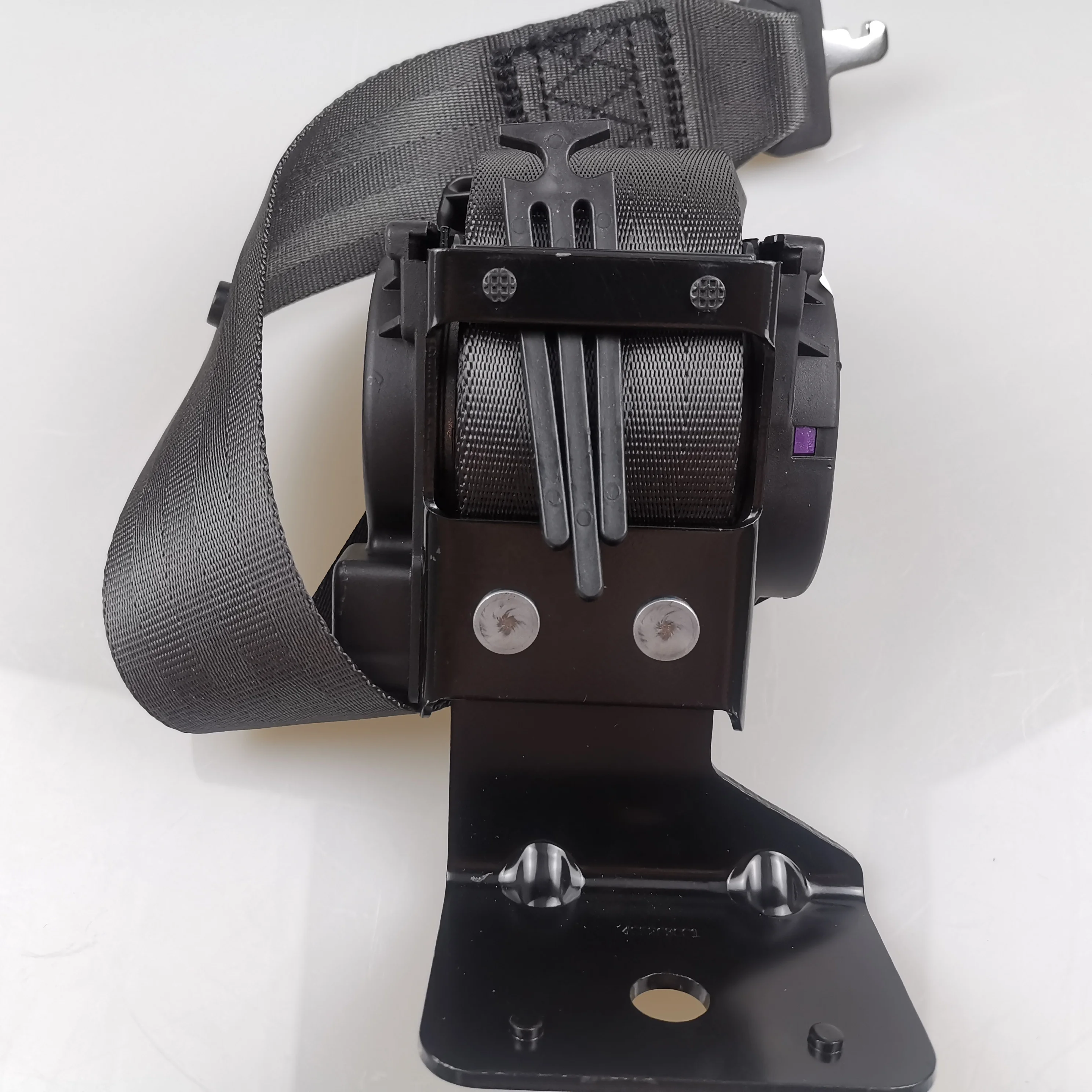 SAIC MAXUS T60 Original Second row center seat belt C00048302