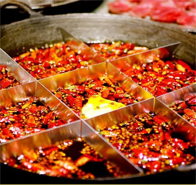 Chongqing Condiments Beef Tallow Oil Mixed Spices and Seasonings Hotpot Ingredients Sichuan Sauce Food Spicy Hot Pot Soup Base