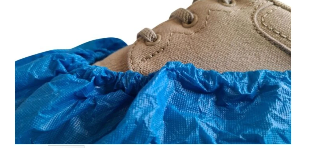 Cleanroom Waterproof Heavy Duty CPE 9mil Seamless Diamond Pattern Skid Resistant Shoe Covers Medical Cap & Shoe Cover
