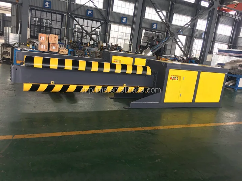 Oval duct former machine