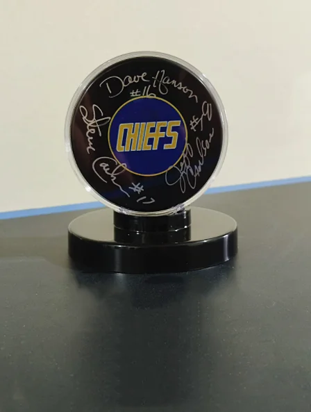 Acrylic Black Base Hockey Puck Souvenir Display Case Free Engrave Autograph Collectibles Ice Hockey Display Holder