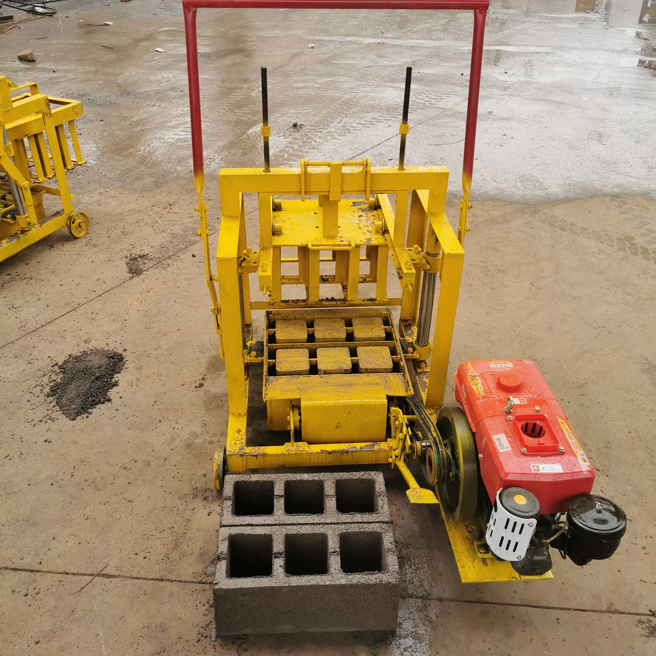 Diesel powered Mobile Concrete Cement Environmental Protection Brick Making Machine Exported to Africa Hollow Brick Machine