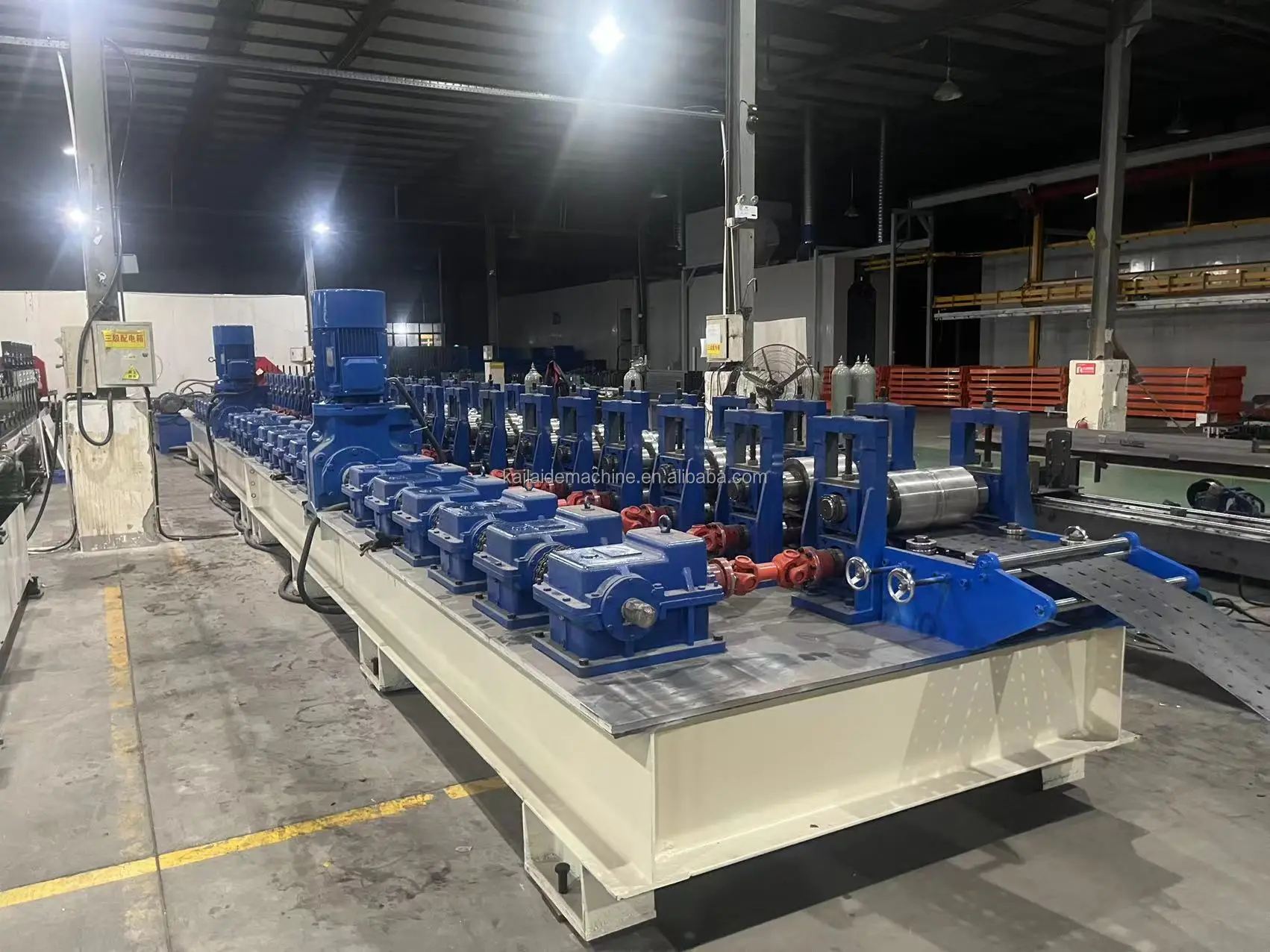 Rack Upright Roll Forming Machine Rack Column Manufacturing Production Machinery for Shelf Rack Production Machine