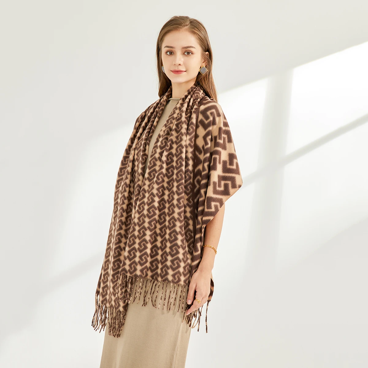 Wholesale Fashion Warm Thick Tassel Plush Pashmina Scarves Shawls Custom Print letter Winter Cashmere Scarf Women