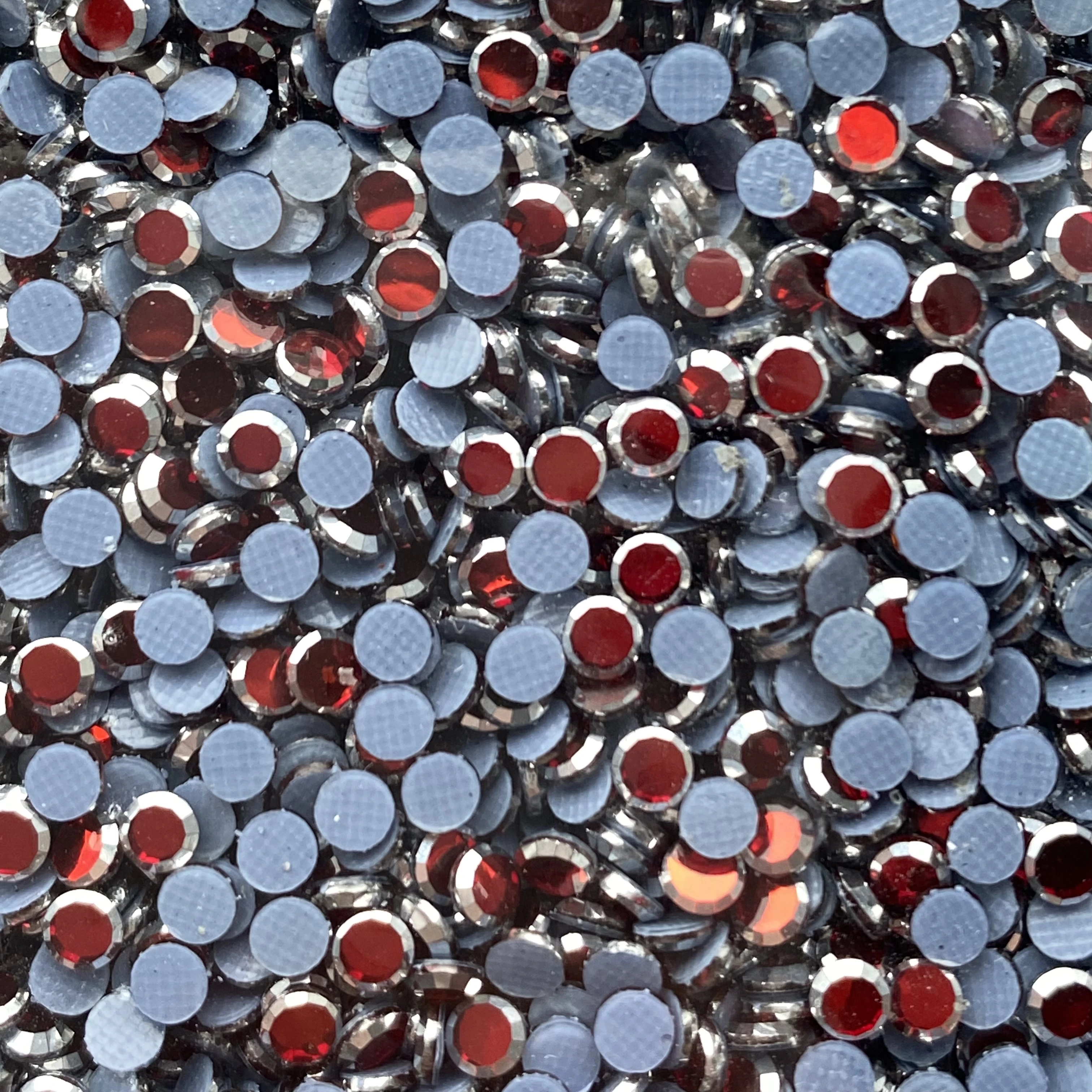 New Product Flat Back Glass Crystals Gold Rhinestone Bling The Lens Diamond Hotfix Iron On Rhinestones For Garment Clothes