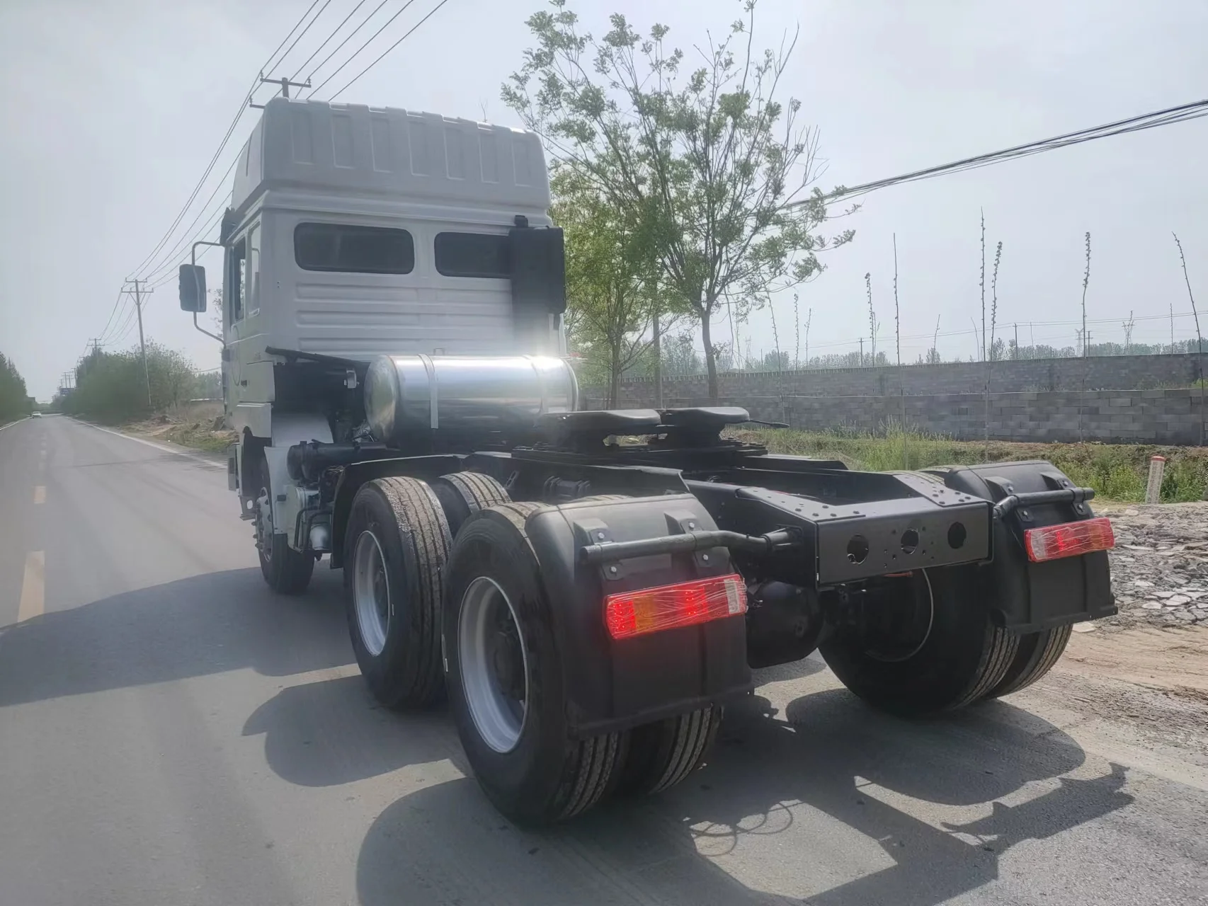 Подержанный RHD Shacman 6x4 10 колесный трактор распродажа