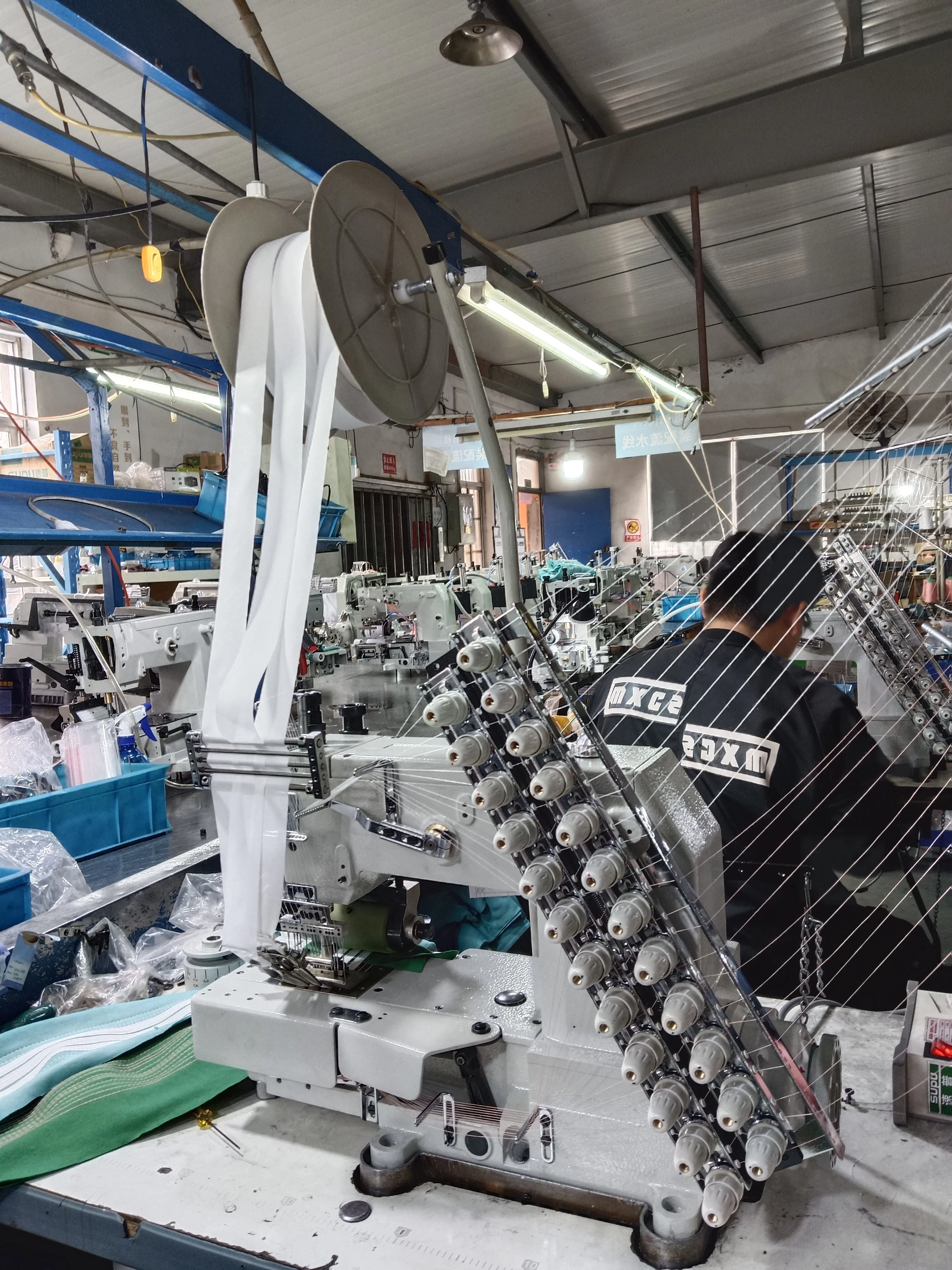 Лидер продаж 13-игольная многоигольная швейная машина серии ST 008 автоматическое устройство для крепления ленты одежды новый двигатель в комплекте