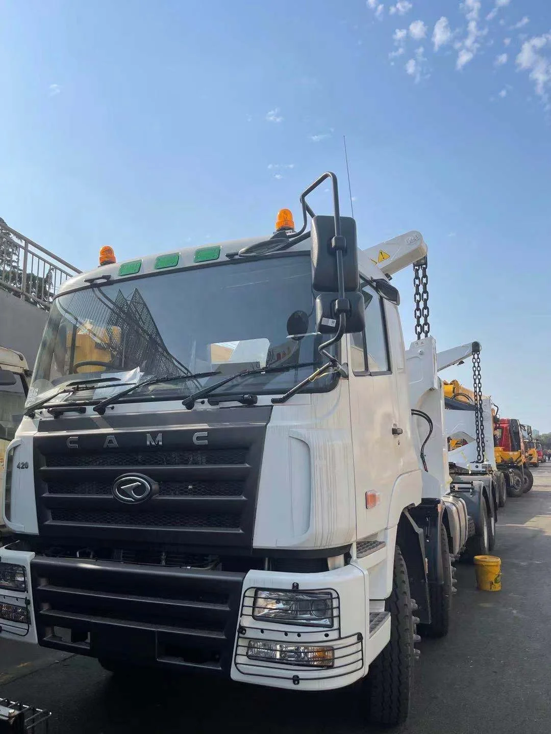 Лидер продаж 2021, высококачественные грузовики с боковым подъемником 8*4 CAMC