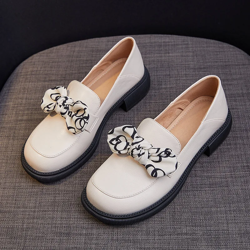 Оптовая продажа; Элегантные туфли-лодочки; Женская повседневная обувь из искусственной кожи на плоской подошве