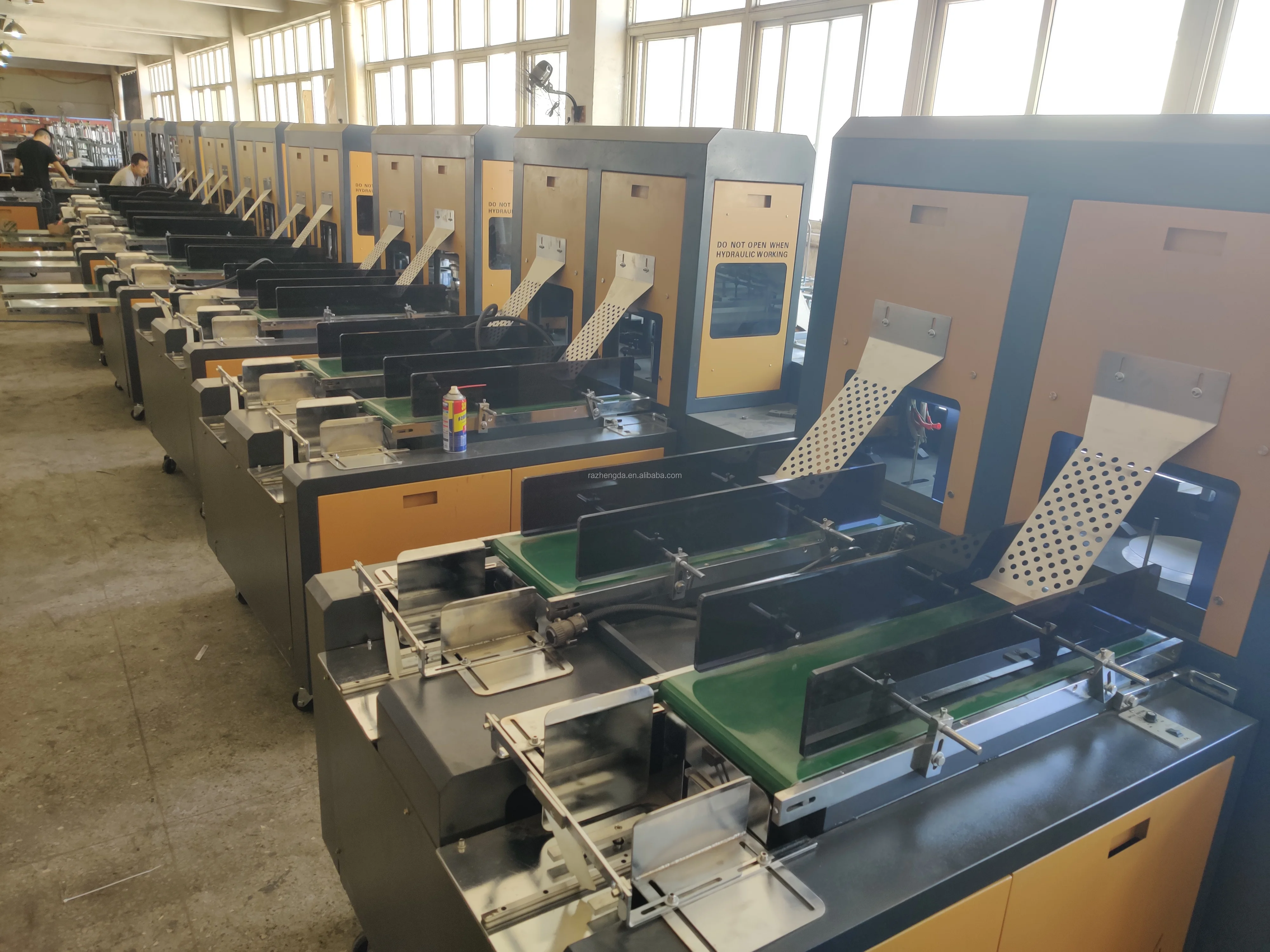 disposable paper food package container production line / take away paper lunch box making machine