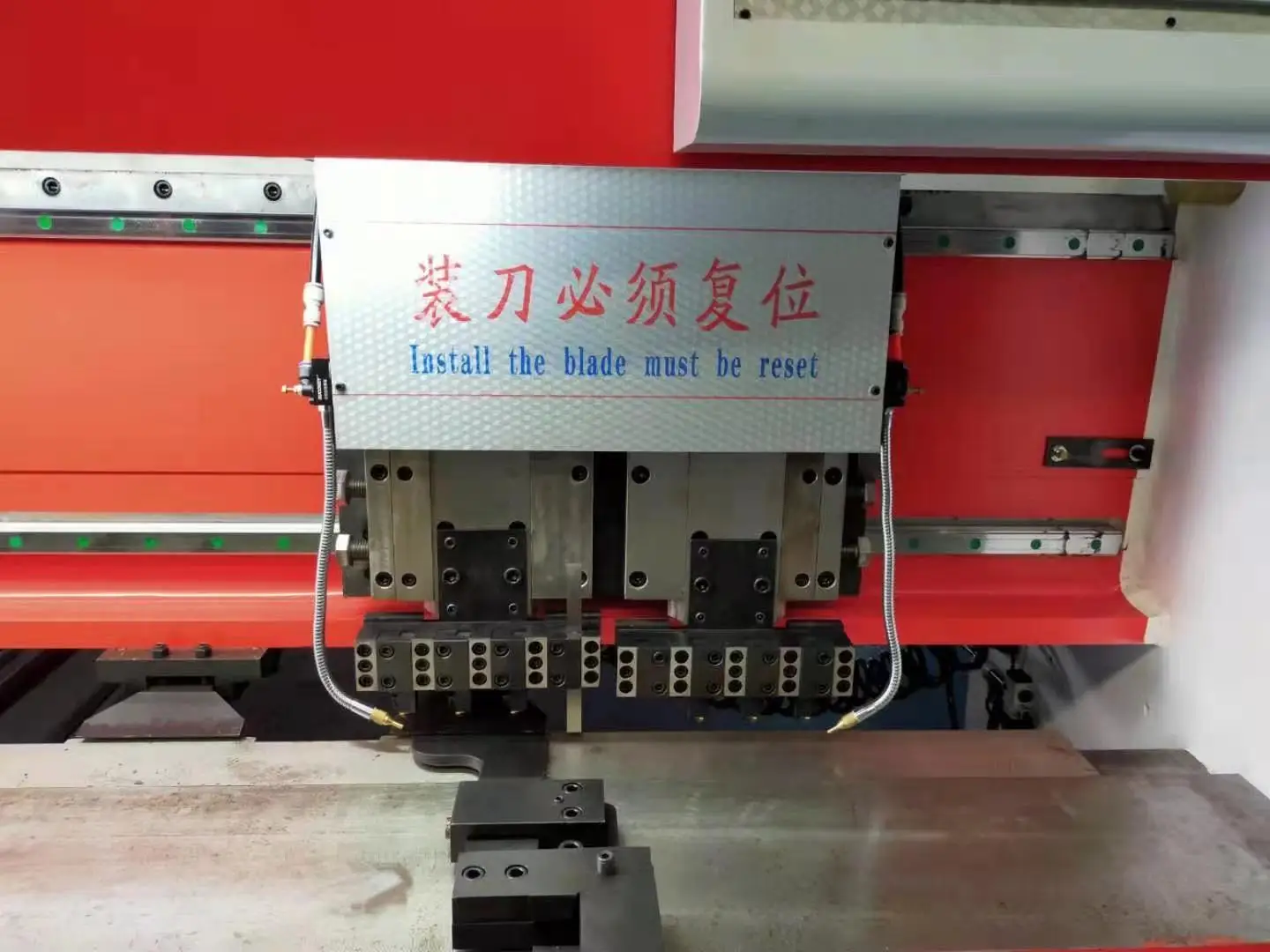 New Design Sheet Metal Cnc V Grooving Machine Double head back and forth vertical high-speed stainless steel CNC slotting machin